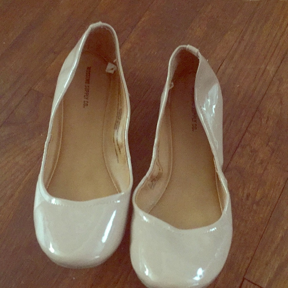Nude flats
